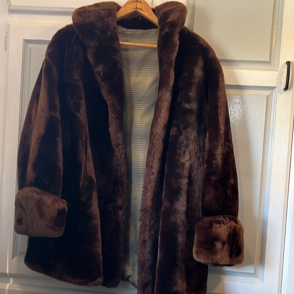Vintage Women’s Fur Coat- Dark Brown